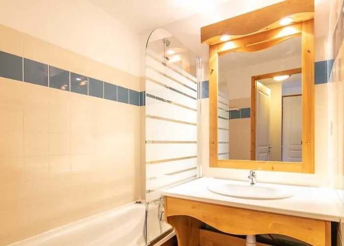 V Du Bachat Asters E11 - Appt 6 Pers Apartamento *